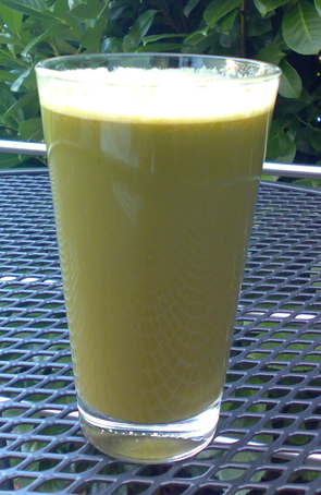 Saft - Apfel, Karotte, Karottengrün und Mangold