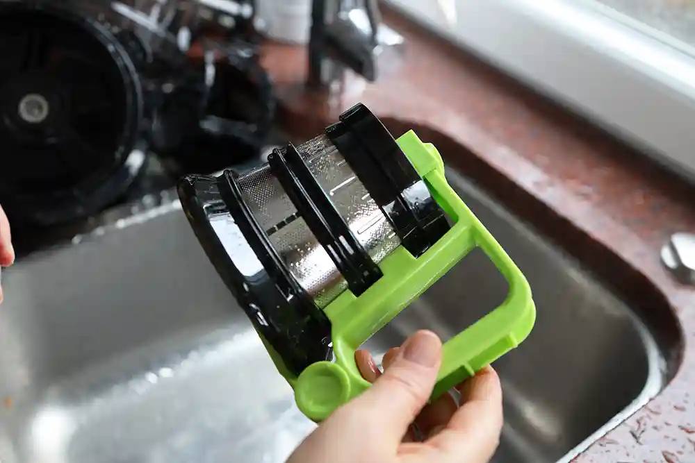Reinigungswerkzeug für das Laser-Cut Sieb des AUTO10