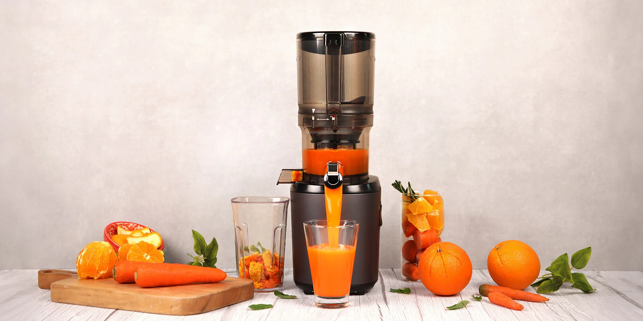 Karottensaft mit dem Kuvings AUTO6 Hands-free Slow Juicer Karottensaft mit dem Kuvings AUTO6 Hands-free Slow Juicer