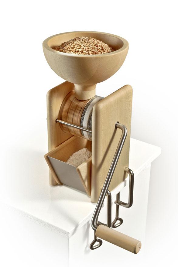 So wird die KoMo Handmühle am Tisch befestigt So wird die KoMo Handmühle am Tisch befestigt